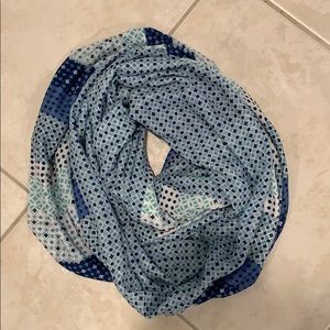 Blue pattern infinity scarf
